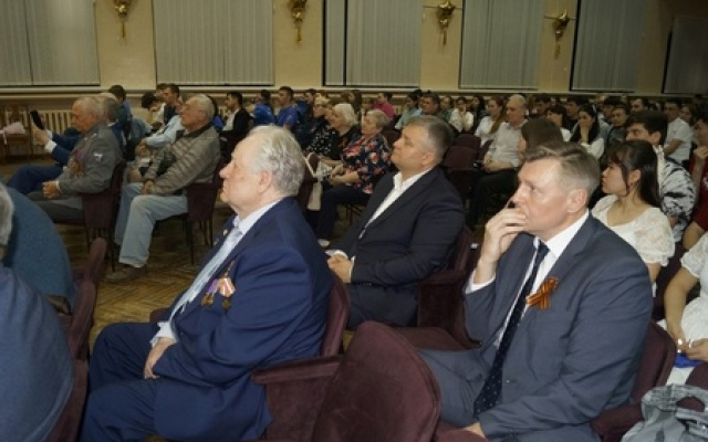 Городской конкурс чтецов под названием «Вечный огонь памяти: стихи, вдохновленные подвигом»