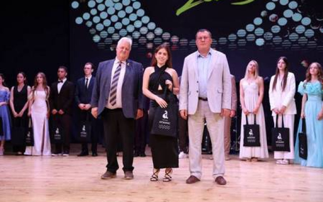 Участие в торжественном мероприятие, посвященном чествованию медалистов